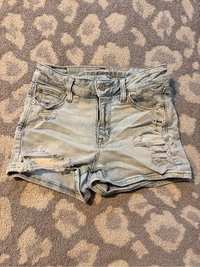 American Eagle Outfitters Light Wash Distressed Denim Jean Shorts